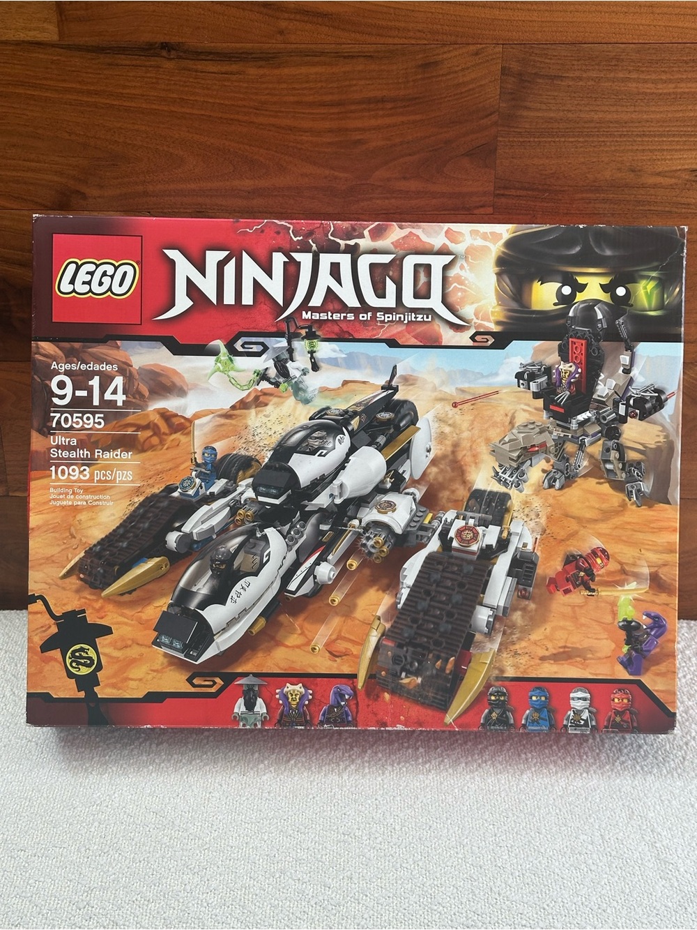 Lego Ninjago Masters  of Spinjitzu Red, Black & White Battle Vehicle Set